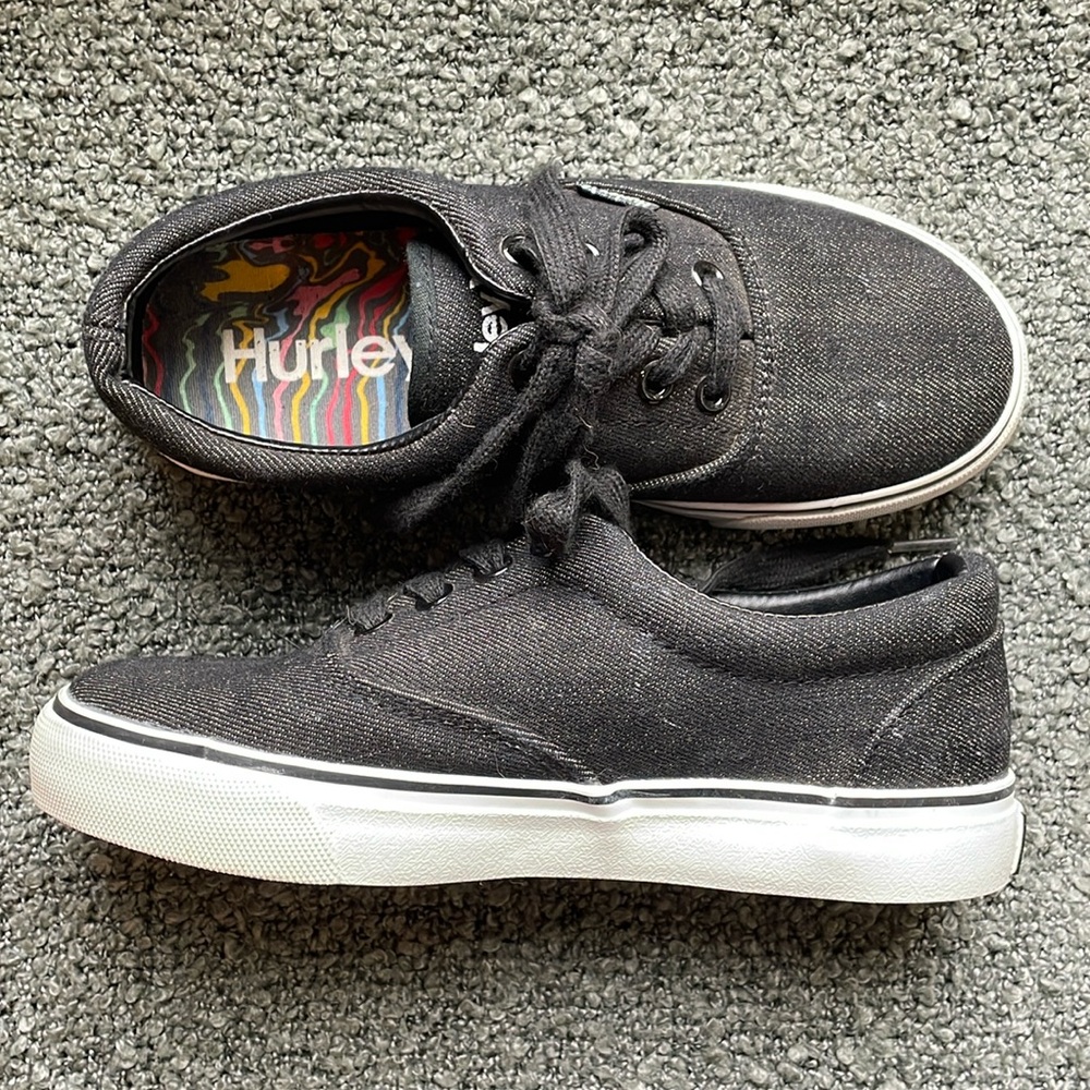 Hurley boys black canvas shoes size 2
